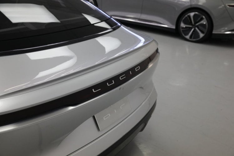 Инвестиции для Tesla достались компании Lucid Motors. Фото.