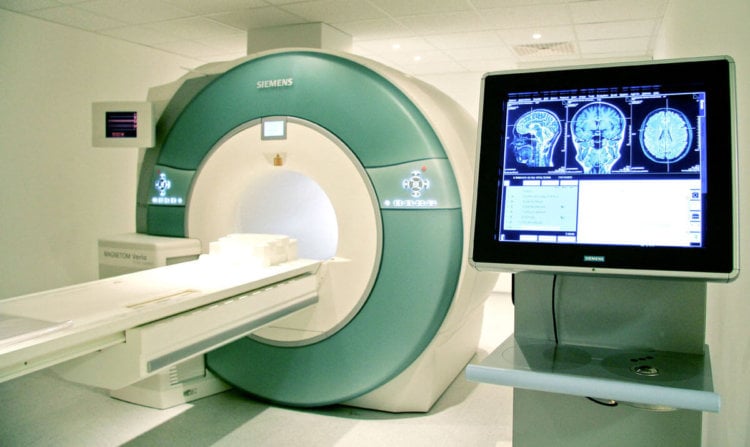 ИИ от Nvidia генерирует МРТ-снимки, чтобы обучать другие ИИ выявлять рак. Фото.