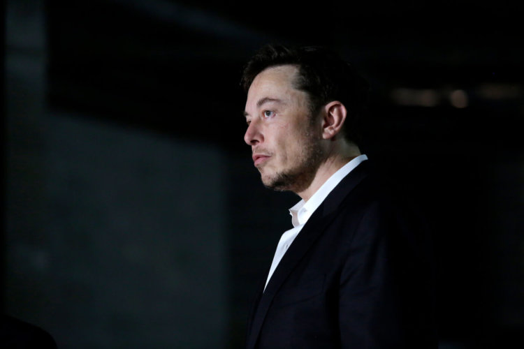 Илон Маск уволен по требованию SEC. Tesla оштрафована на 20 миллионов долларов. Фото.