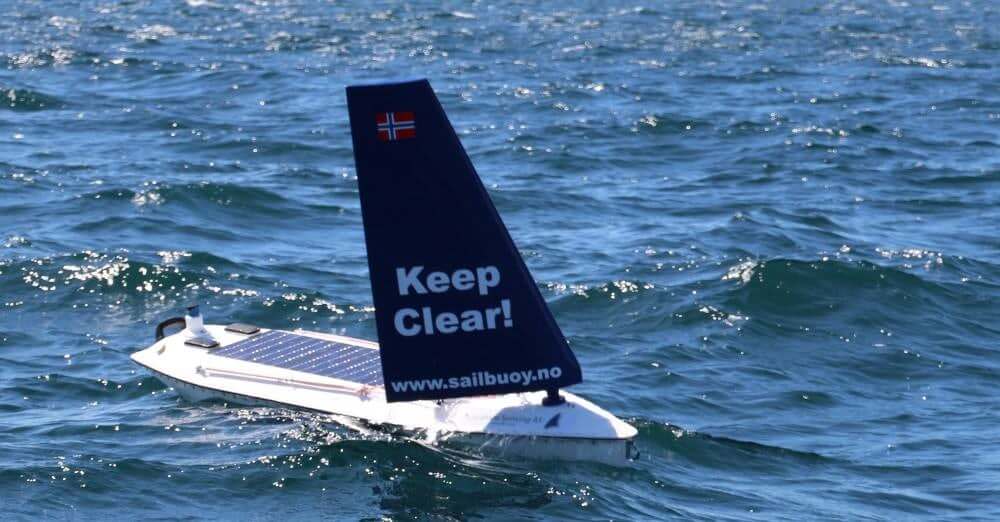 Автономный дрон впервые переплыл Атлантику. Фото.