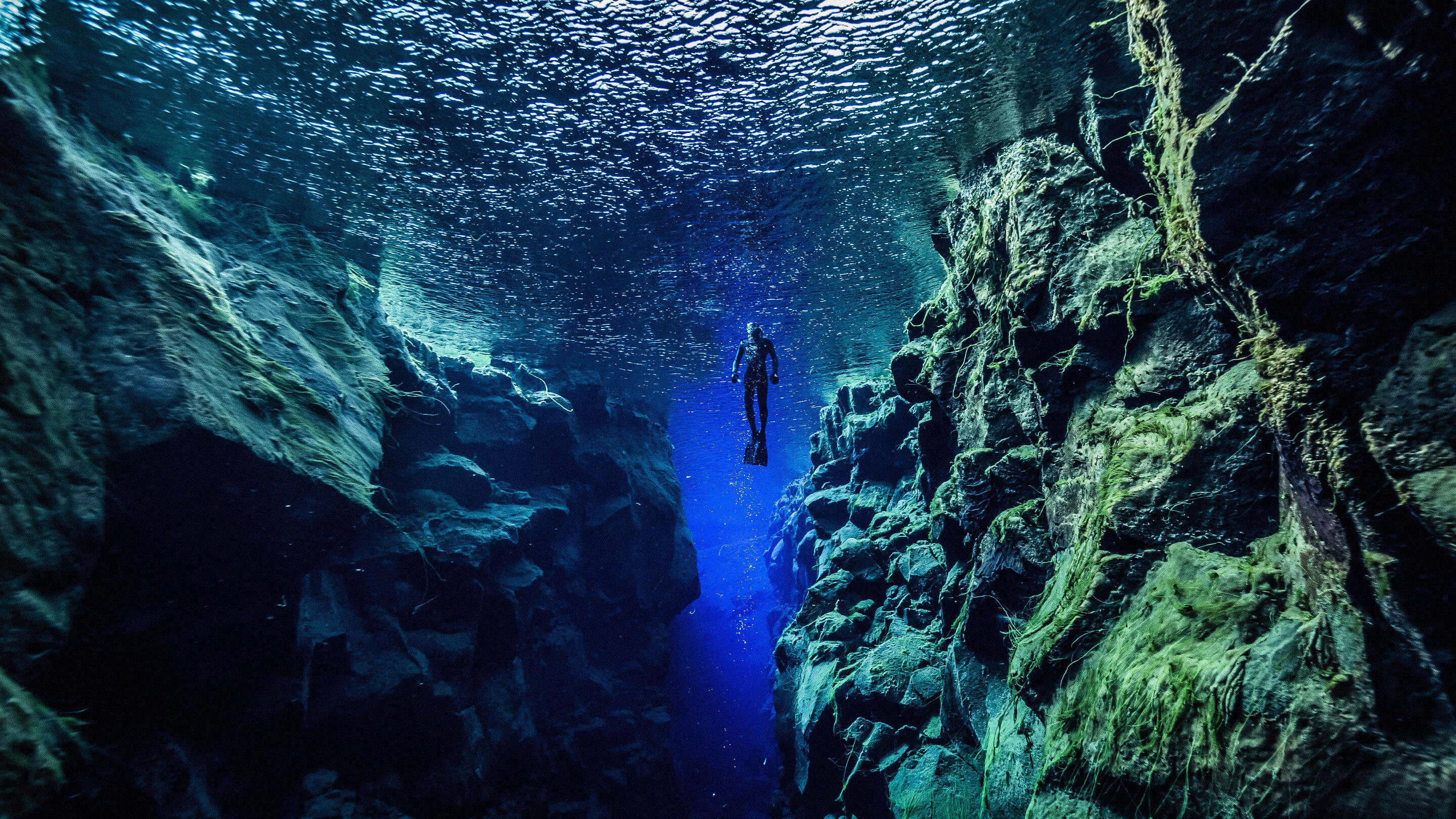 Тектоника плит могла быть активной на Земле с самого начала.. Фото.