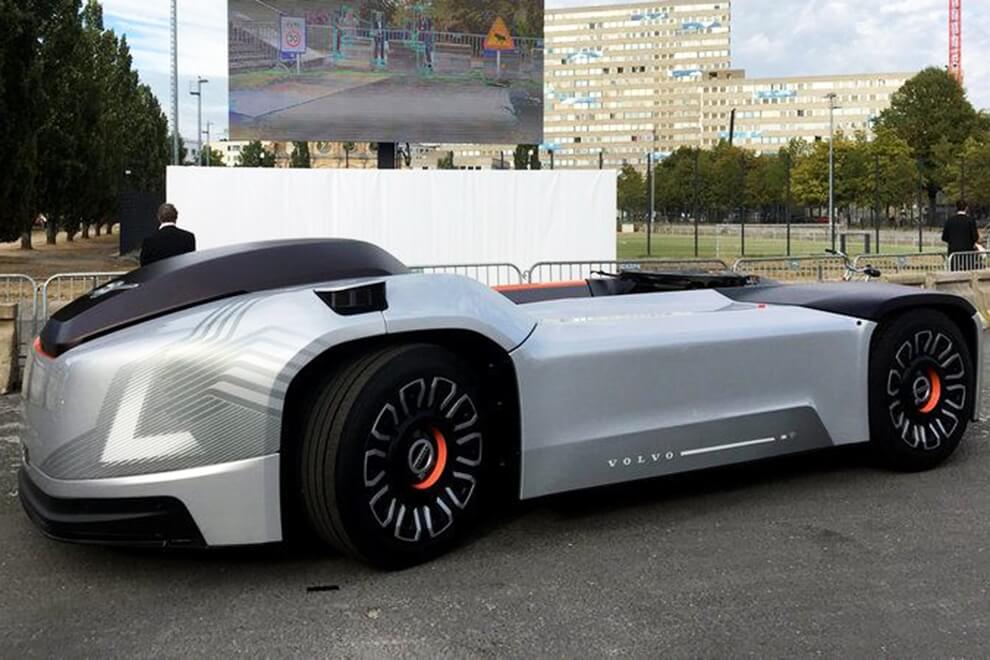 Volvo показала беспилотный электрогрузовик без кабины. Фото.