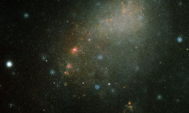 Астрономы подтвердили столкновение между двумя галактиками-спутниками Млечного Пути. Фото.