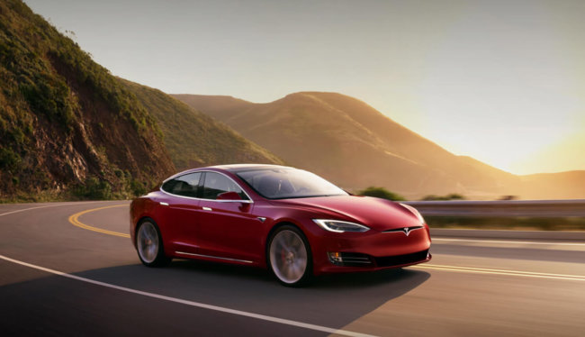 Автомобили Tesla можно отремонтировать самостоятельно. Фото.