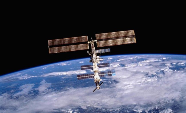 NASA не будет менять график полетов «Союза», несмотря на аварию российской ракеты. Фото.