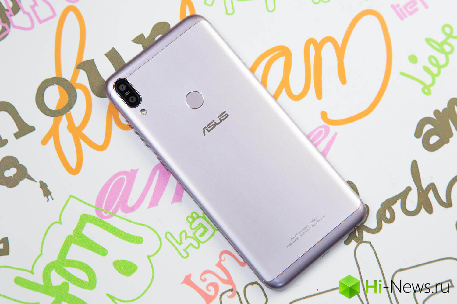 Именно таким должен быть хороший бюджетный смартфон. Фото.