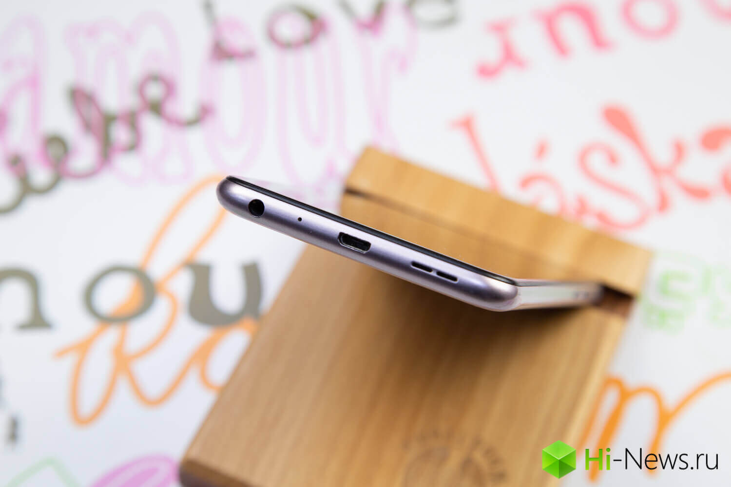 Именно таким должен быть хороший бюджетный смартфон. Фото.