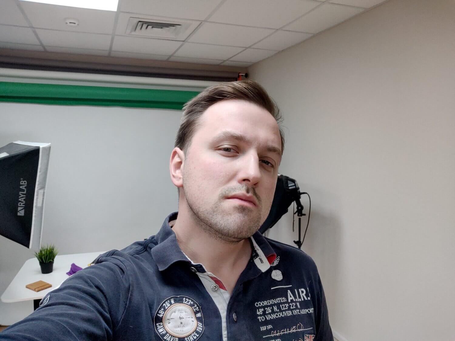 Селфи на миллион. Как его сделать? Держитесь ровно. Фото.