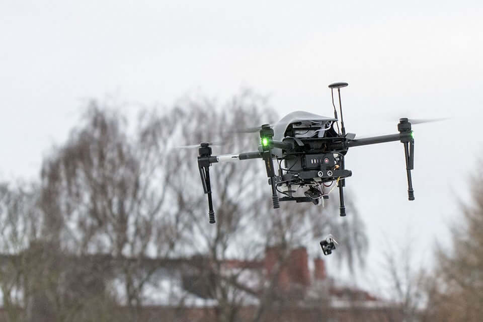 В Великобритании проходят первые в мире военные учения с участием людей и боевых роботов. Фото.