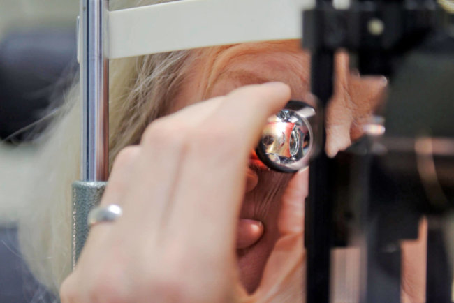 Создан магнитный глазной имплантат, который защитит от глаукомы. Фото.