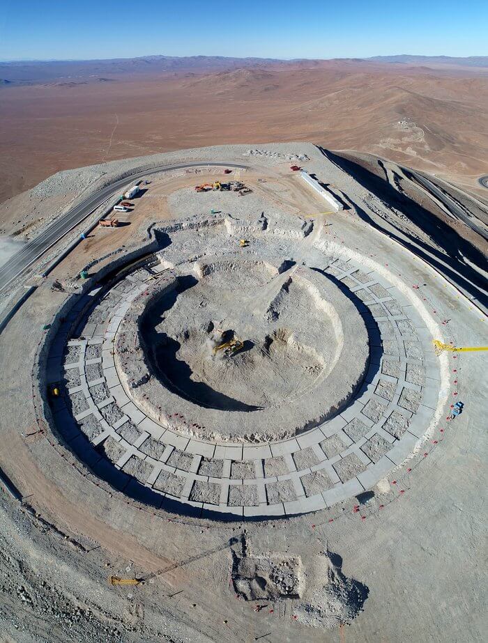 Заложен фундамент самого большого оптического телескопа в мире. Фото.