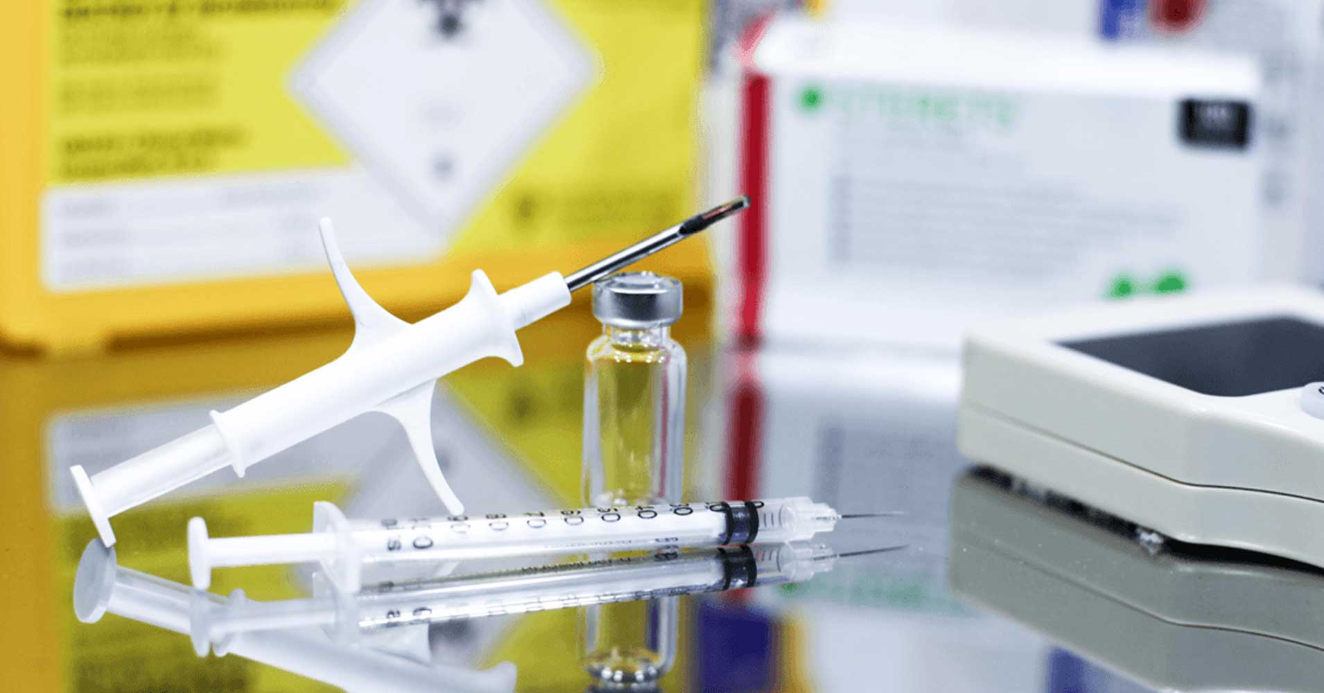 Британские компании начали чипировать своих сотрудников.. Фото.