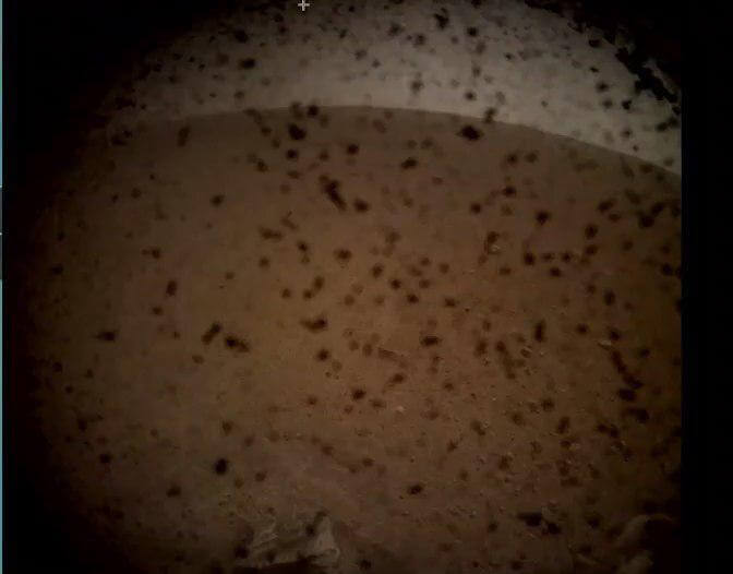 #фото | Зонд InSight успешно сел на поверхность Марса. Фото.