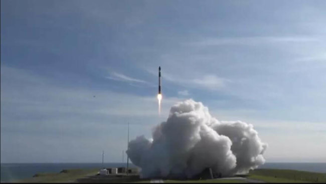 Rocket Lab впервые успешно запустила ракету-носитель Electron. Фото.