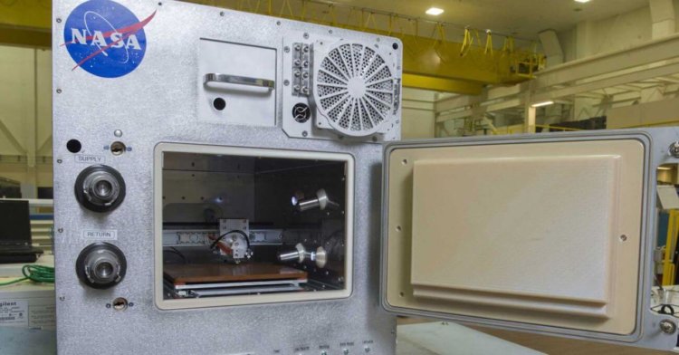 3D-принтер от NASA превратит пластиковые отходы в инструменты прямо на орбите. Фото.