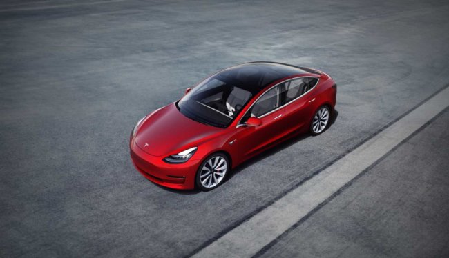 Tesla повысила безопасность своих автомобилей просто поменяв фары. Фото.