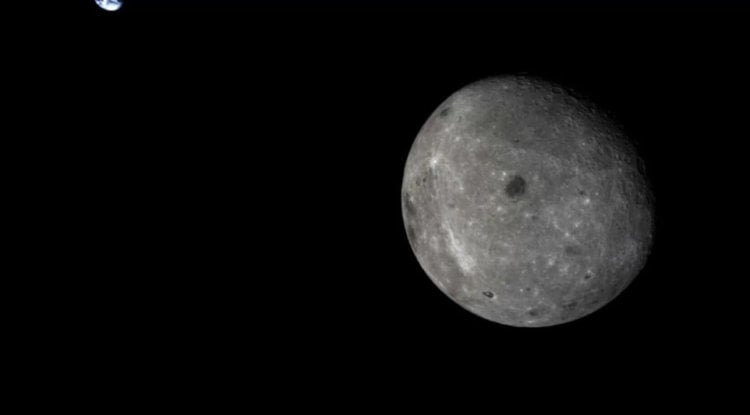 Китай отправил луноход на обратную сторону Луны. Туда, где никто никогда не был. Фото.