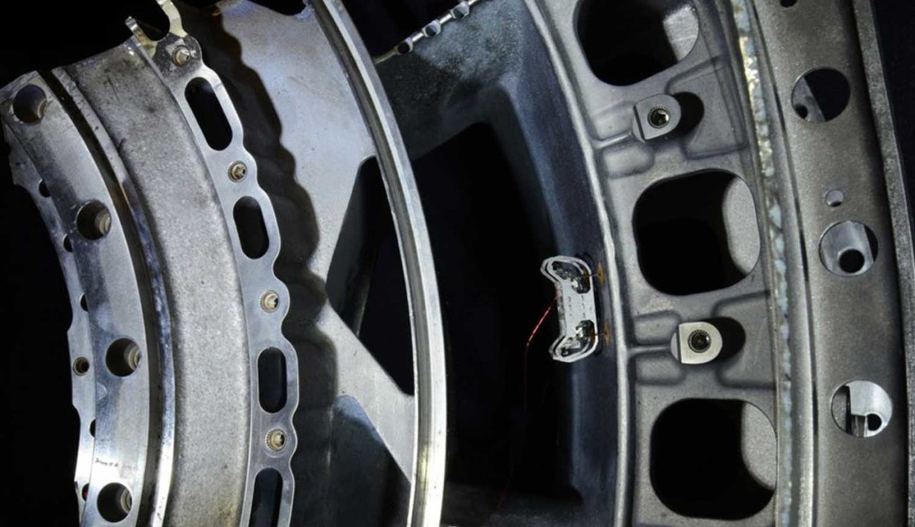 Создан крохотный робот для диагностики реактивных двигателей. Фото.