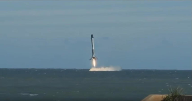 #видео | Посмотрите полное приземление ракеты Falcon 9 на воду. Фото.