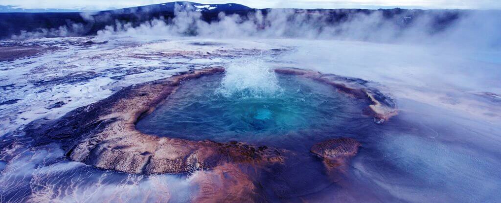 Жизнь на Земле могла появиться благодаря… обычной соли.. Фото.