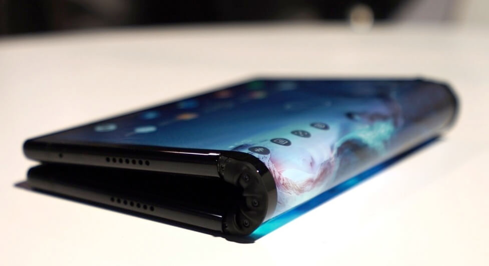 #фотодня | На CES показали работающий гибкий смарфтон.. Фото.