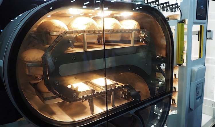 #CES | На выставке электроники показали уникальную роботизированную пекарню. Фото.