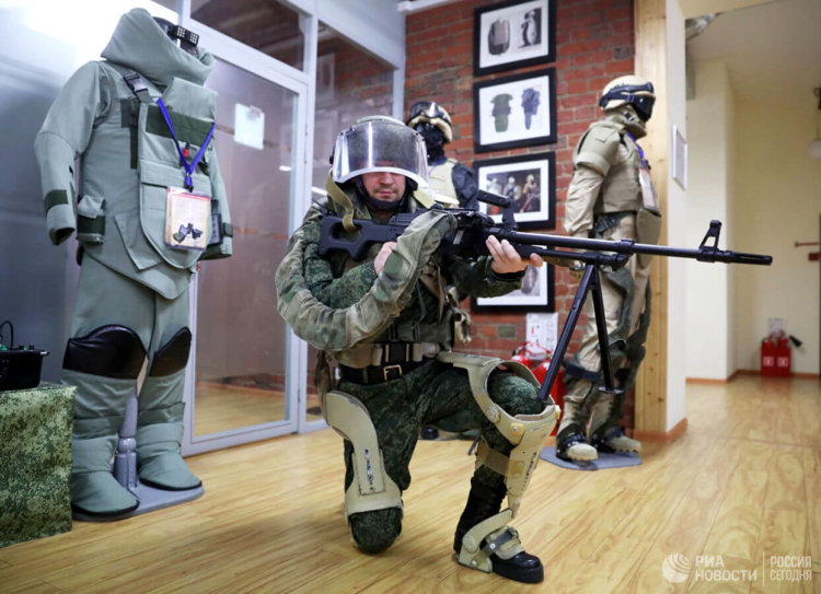 В этом году российские военные получат первый серийный армейский экзоскелет. Фото.