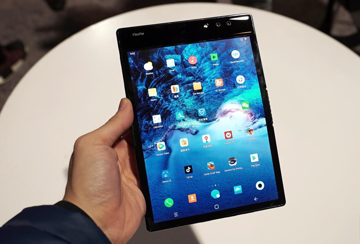 #фотодня | На CES показали работающий гибкий смарфтон.. Фото.