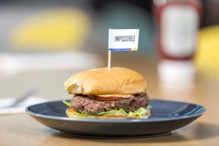 #CES | «Невозможный» синтетический бургер стал еще больше похож на настоящий. Фото.