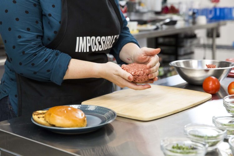 #CES | «Невозможный» синтетический бургер стал еще больше похож на настоящий. Фото.
