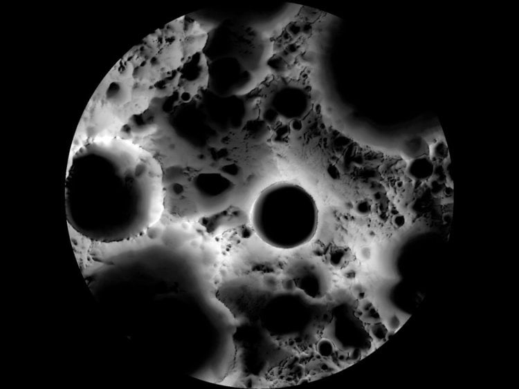 Что такое «темная сторона Луны»? Она действительно темная? Фото.