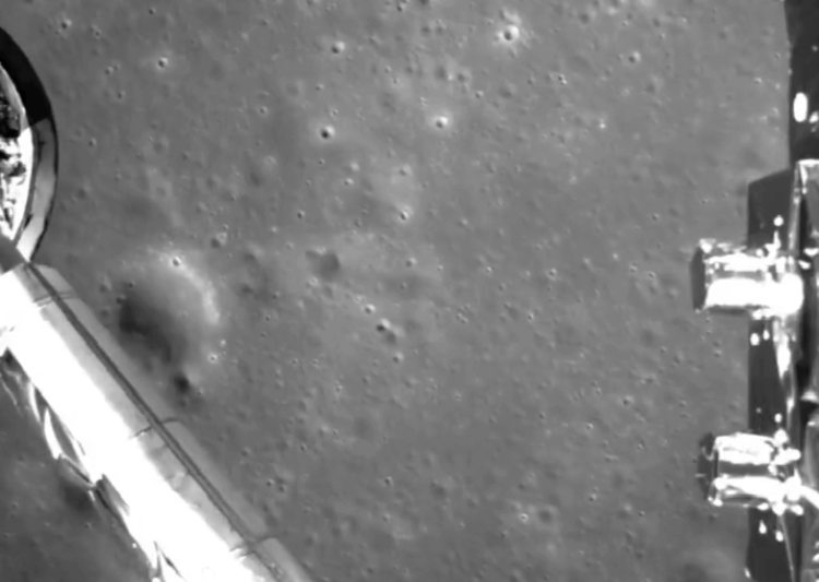 #видео дня: Посадка китайского модуля на обратную сторону Луны. Фото.
