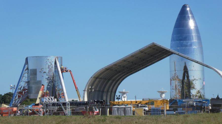 Илон Маск показал концепт тестовой ракеты Starship и рассказал о первом запуске Crew Dragon.. Фото.