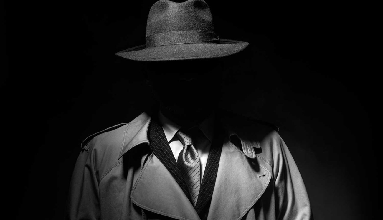 Инструкция: как найти скрытые камеры и жучки в своей комнате? Фото.