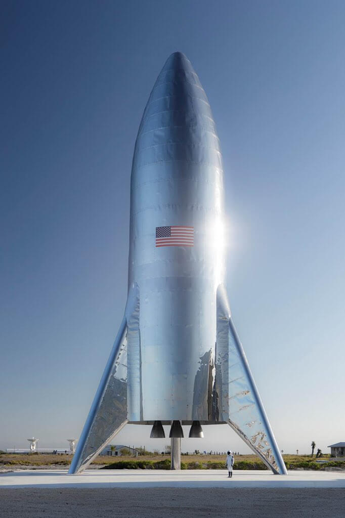 Илон Маск показал первый собранный Starship для путешествий на Луну, Марс и по всей Земле. Как выглядит марсианский корабль SpaceX. Фото.