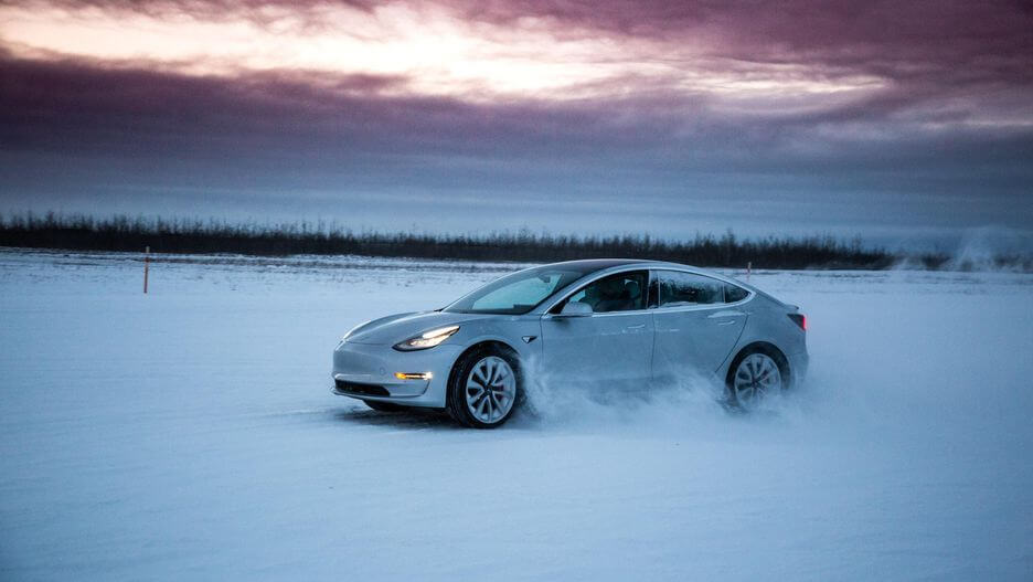 Где и как Tesla готовит свои электромобили для эксплуатации в зимних условиях. Фото.