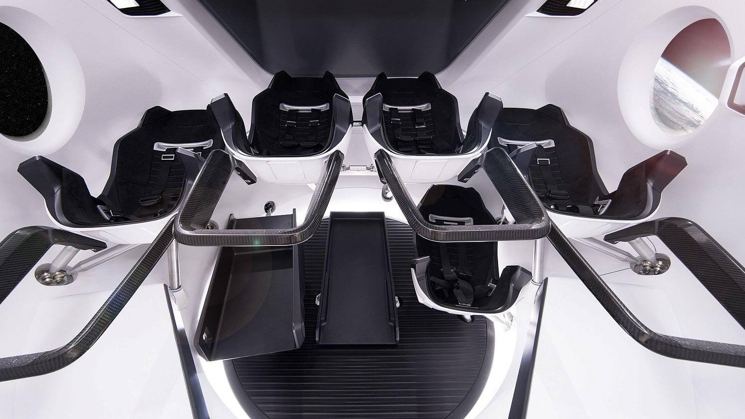 Интерьер космического корабля Crew Dragon компании SpaceX. Фото.