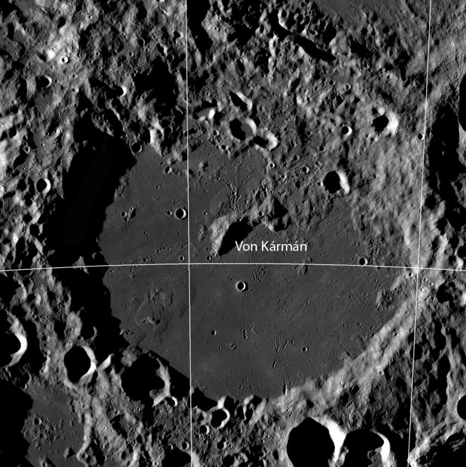 Кратер на обратной стороне Луны
