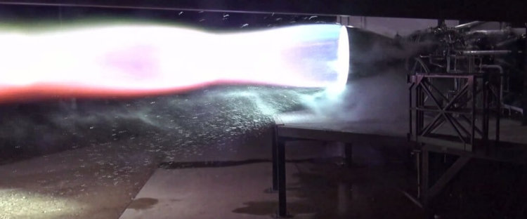 SpaceX провела первые огневые испытания нового двигателя Raptor для корабля Starship. Фото.