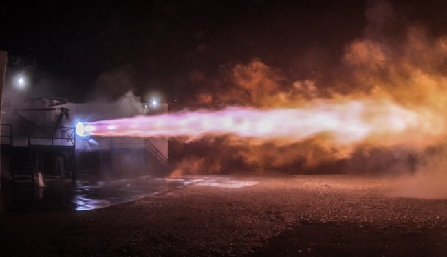 Ракетный двигатель SpaceX Raptor побил рекорд российского РД-180. Фото.