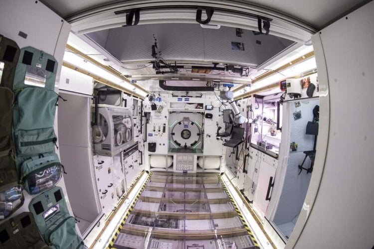 Lockheed Martin создала полноразмерный прототип жилого модуля окололунной станции Gateway. Фото.