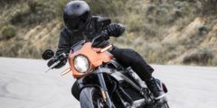 Электрический мотоцикл Harley-Davidson оказался мощнее, чем предполагалось. Фото.