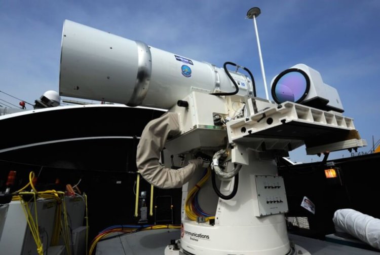 Американский флот получит в 2021 году эсминец с очень мощной лазерной пушкой. Фото.