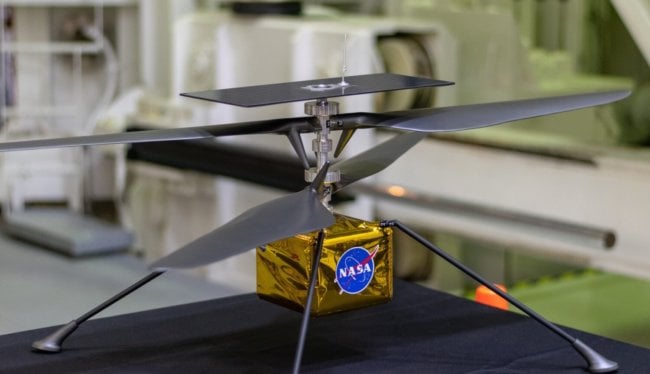 NASA успешно протестировало марсианский вертолет в камере с углекислым газом. Фото.