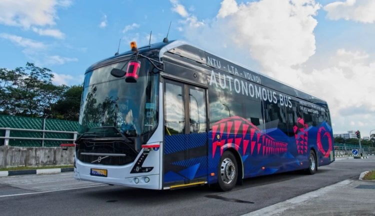 Автономный транспорт Volvo потребляет на 80% меньше энергии, чем обычные автобусы. Фото.
