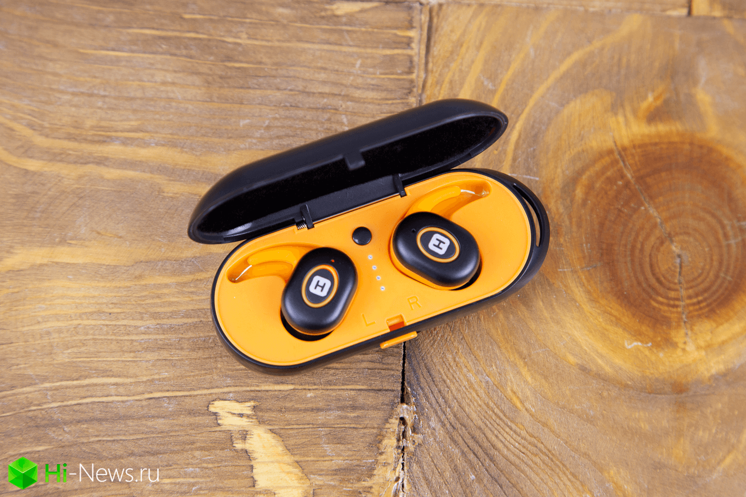 Еще одна замена AirPods или что-то совсем другое?. Фото.