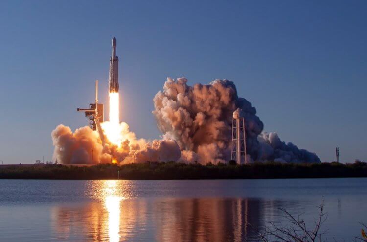 SpaceX потеряла успешно приземлившуюся основную ступень ракеты Falcon Heavy. Фото.