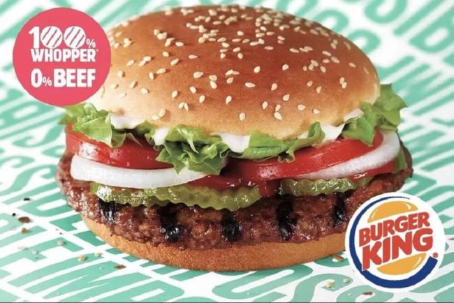 Котлета из пробирки: «Бургер Кинг» начал продажу вопперов с синтетическим мясом. Фото.