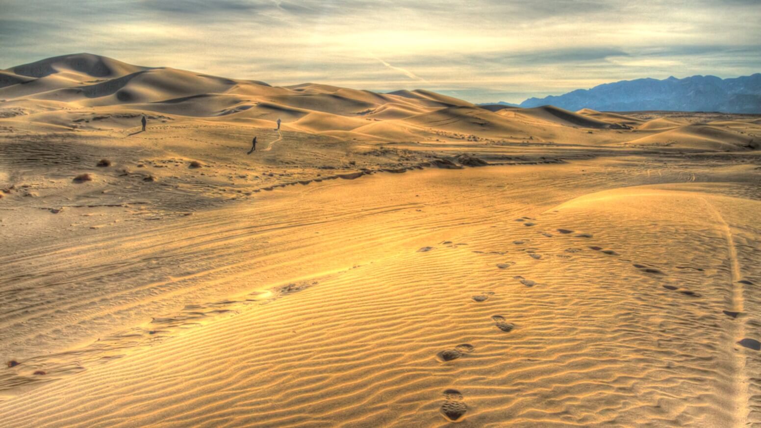 В китайской пустыне построили марсианскую базу для детей. Фото.