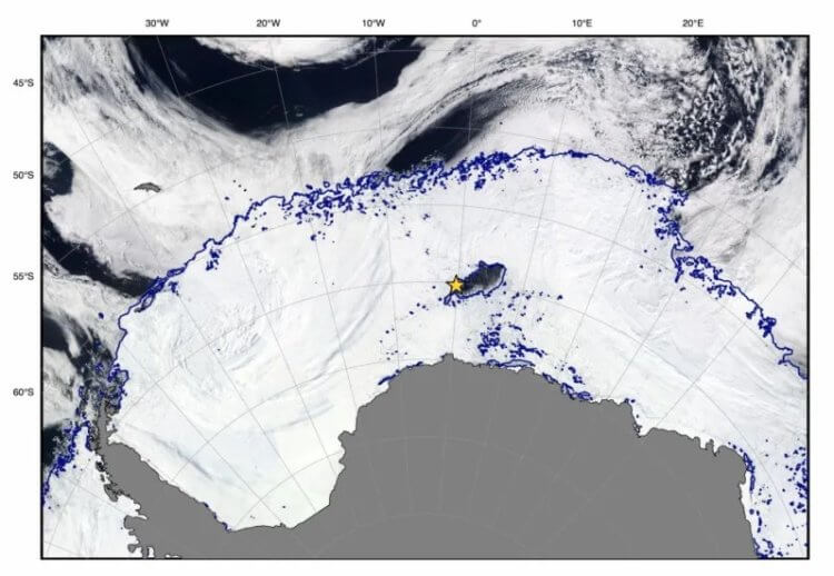 Ученые раскрыли секрет загадочной дыры в Антарктиде. Фото.